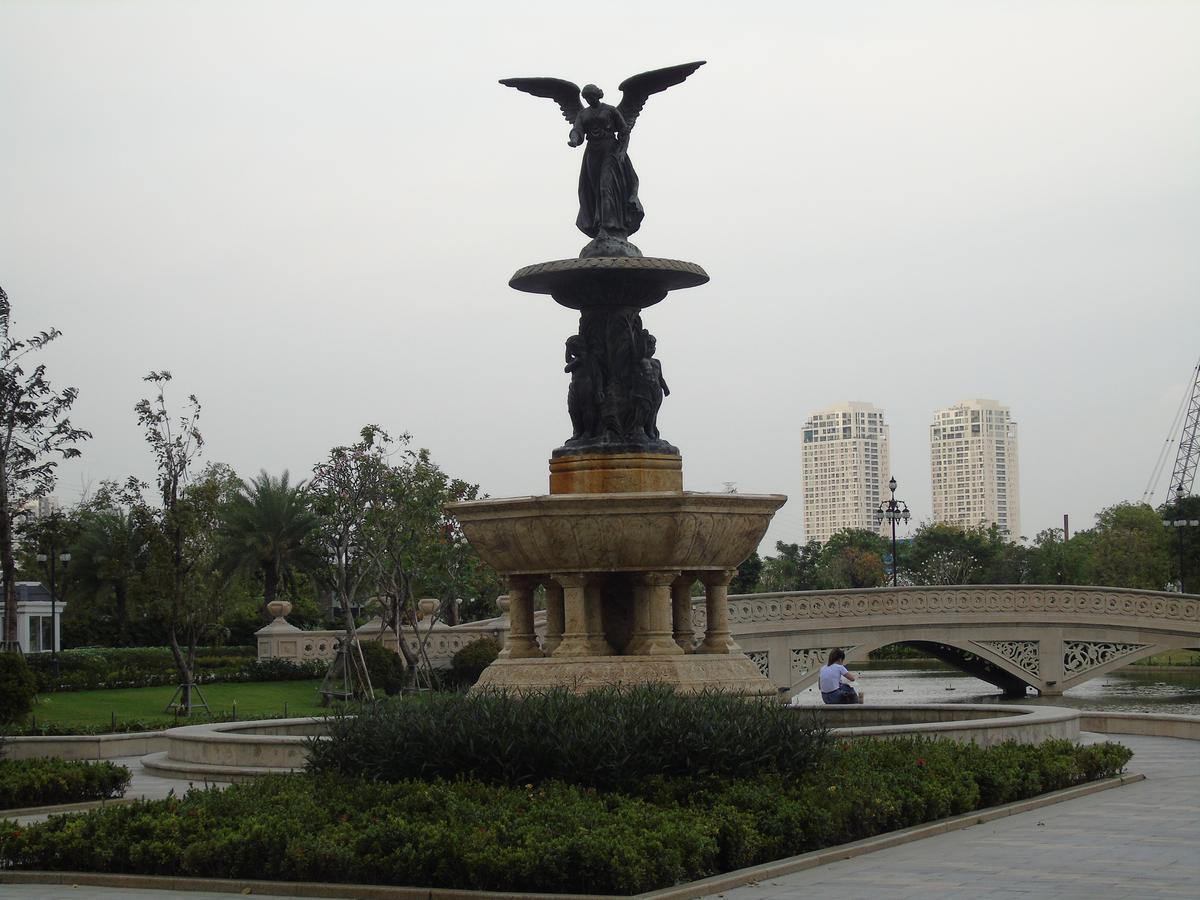 Vic Vinhomes Central Park * Ho Chi Minh City